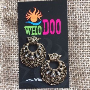 Vintage pearl and antique gold pierced earrings